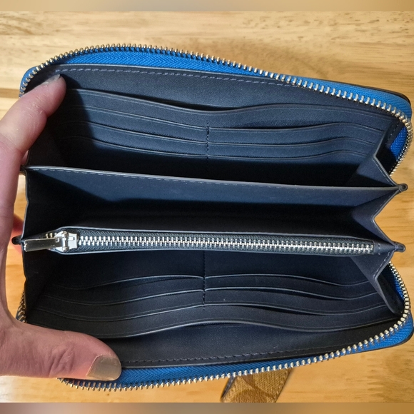 Coach Long Zip Around Leather Wallet NWOT - Picture 9 of 11